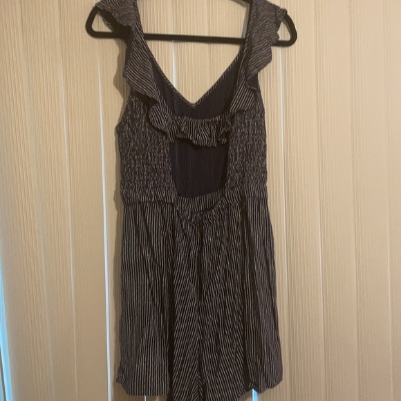 American Eagle open back romper - Picture 3 of 5